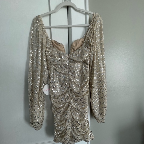 VICI - DRAW ATTENTION SEQUIN BODYCON DRESS - CHAMPAGNE - Picture 5 of 6